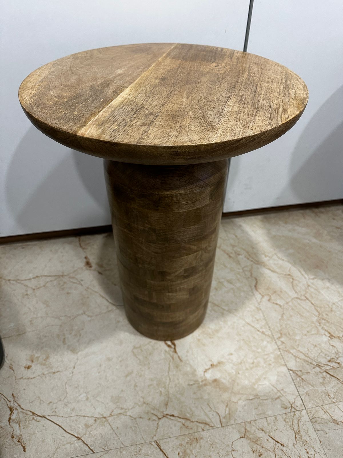Round Solid Wooden Coffee Table for Indoor and Outdoor Purposes