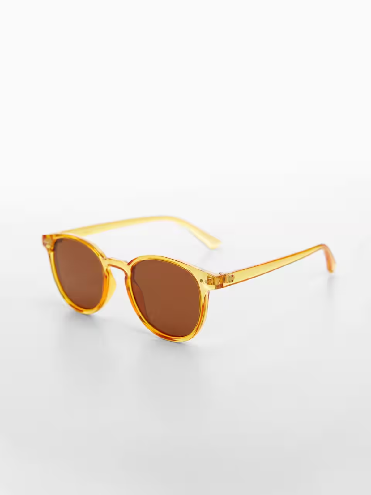 Polarised sunglasses