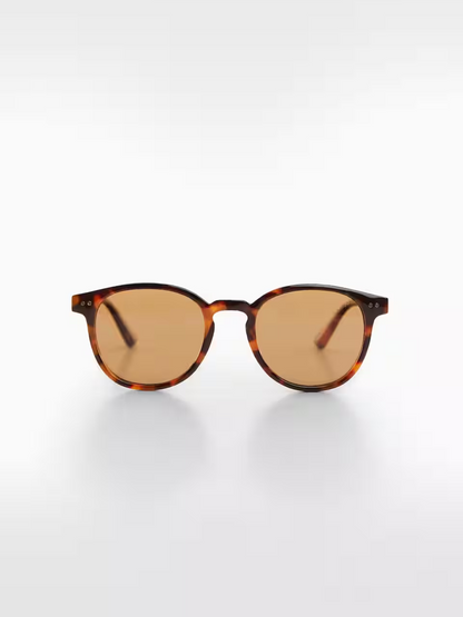 Polarised sunglasses