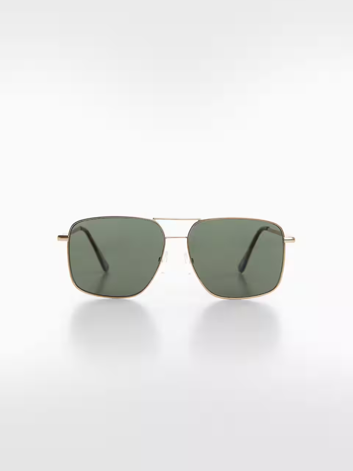 Polarised sunglasses