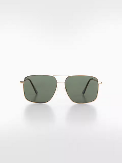 Polarised sunglasses