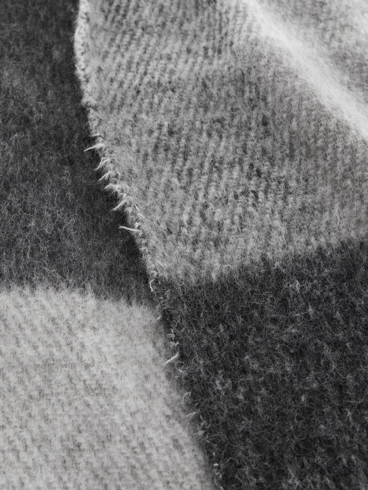 Woolen check scarf