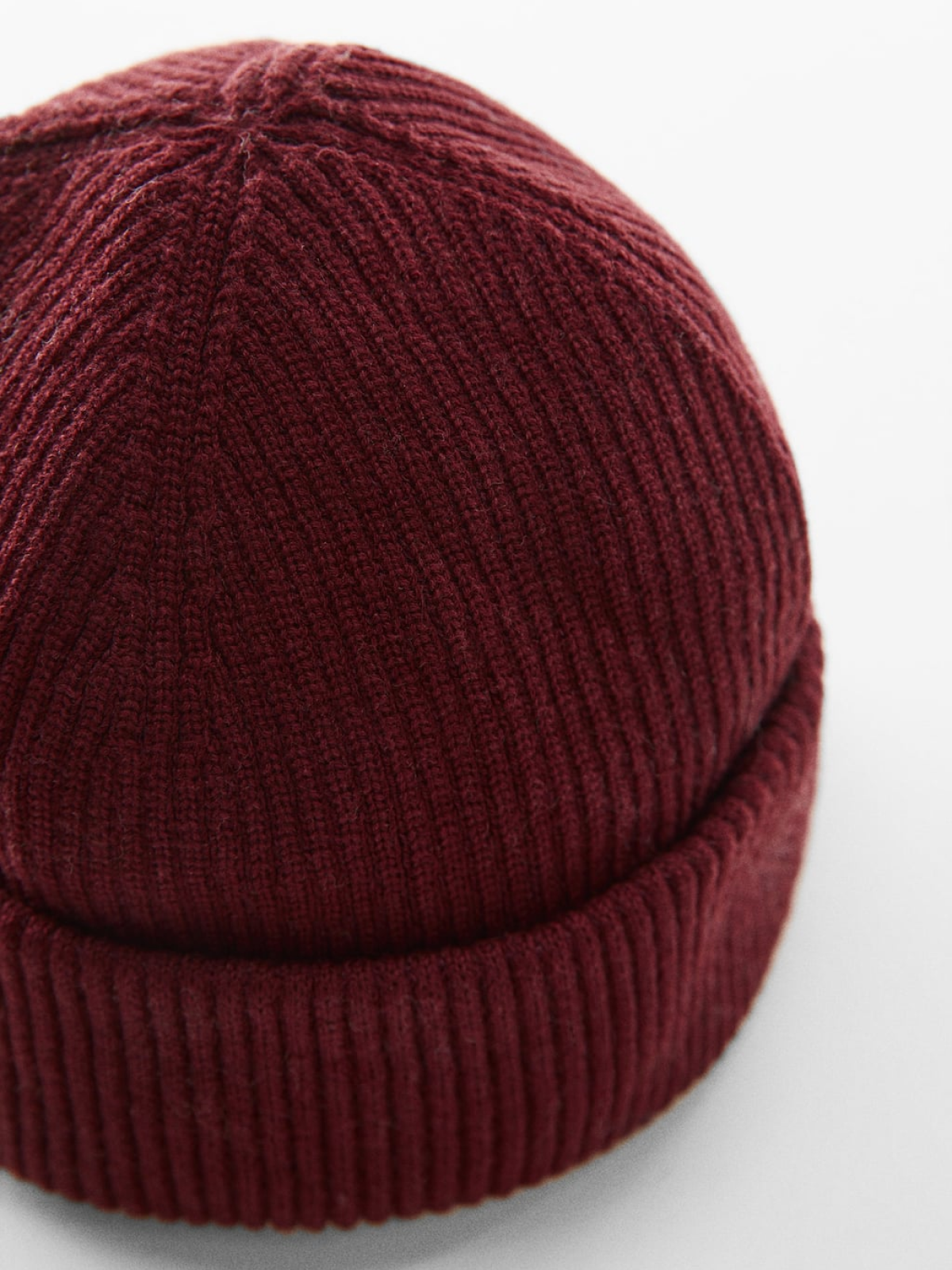 Short knitted hat