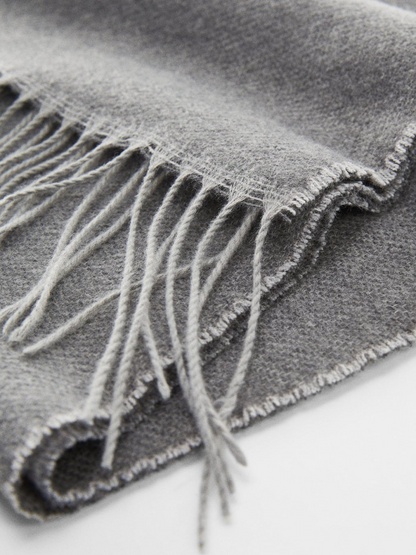 Two-tone fringed scarf