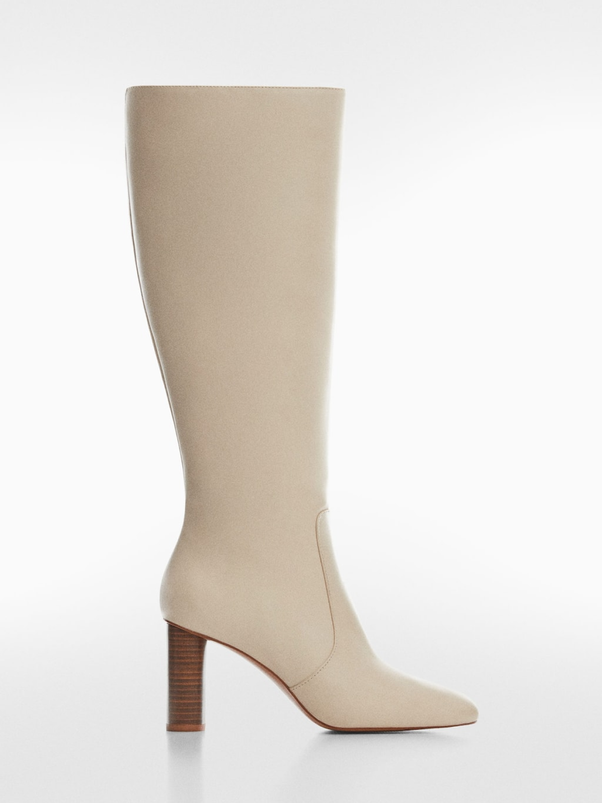 Round-toe leather boots