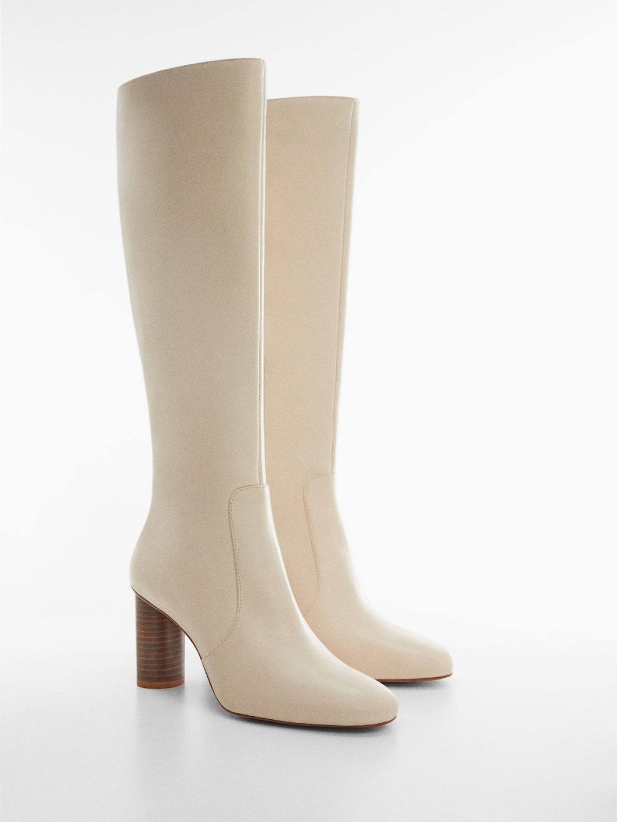Round-toe leather boots
