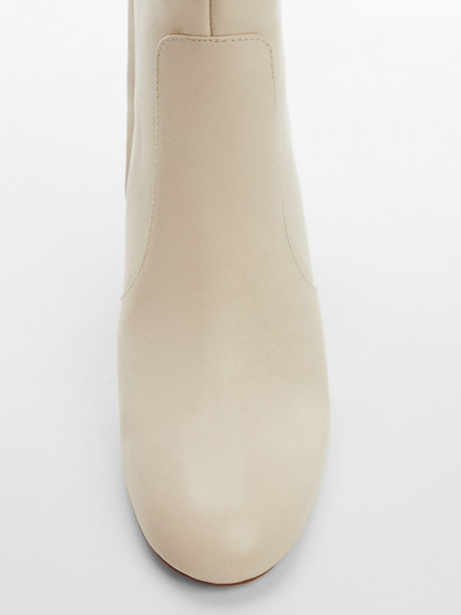 Round-toe leather boots