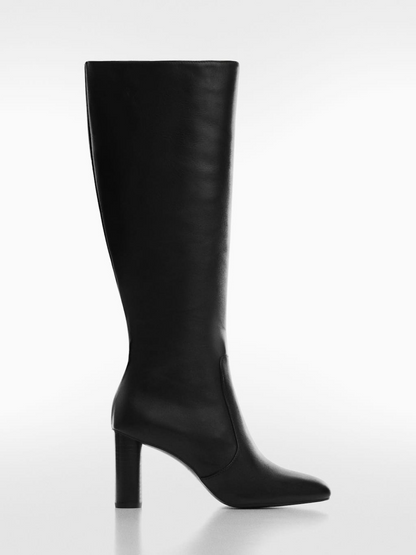 Round-toe leather boots