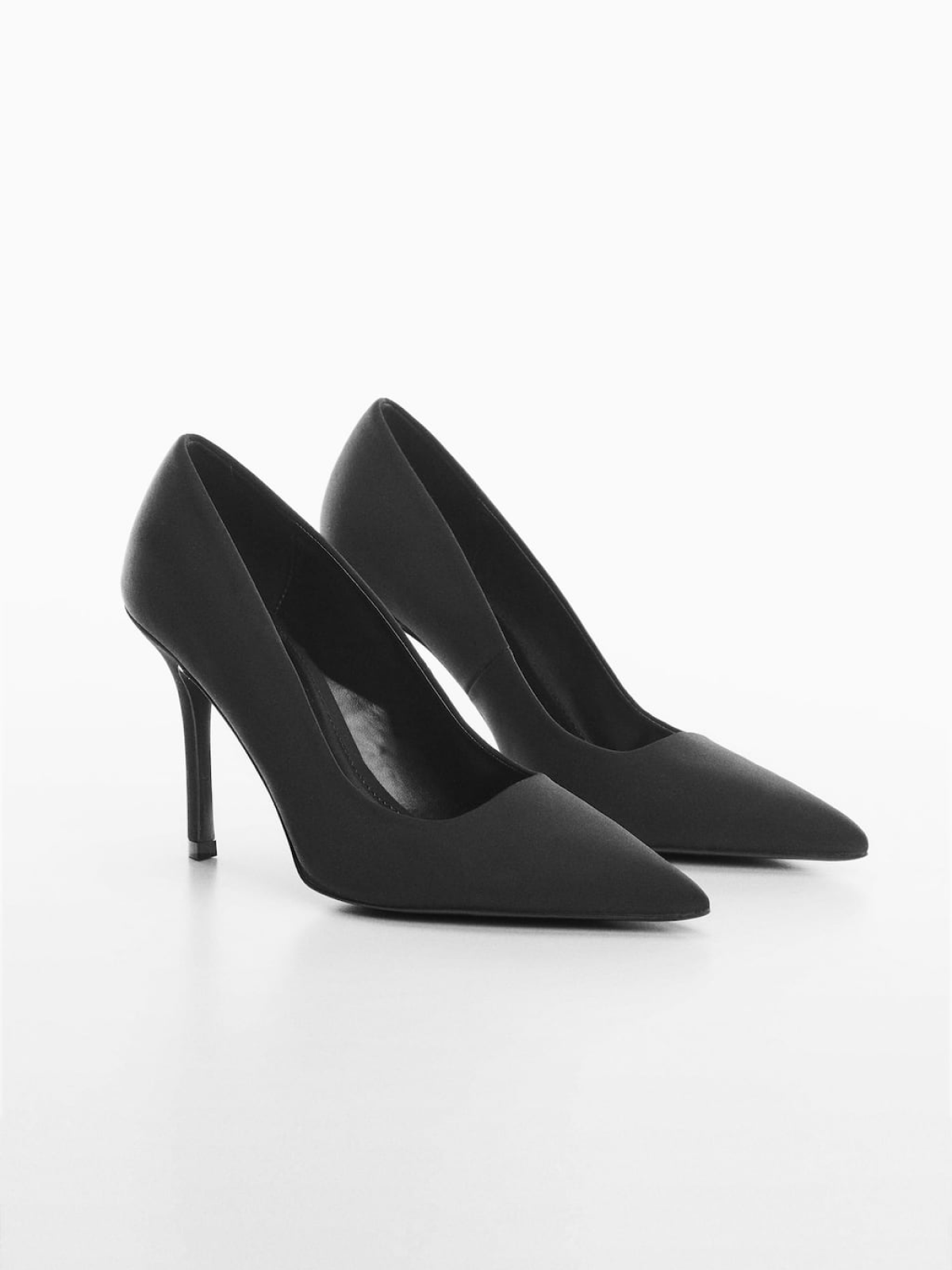 Pointed toe heel shoes