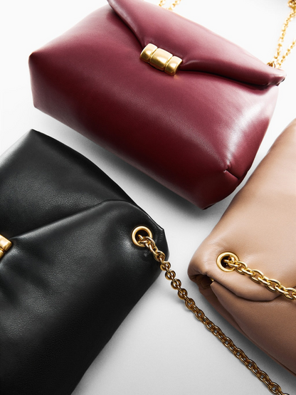 Quilted bag with flap