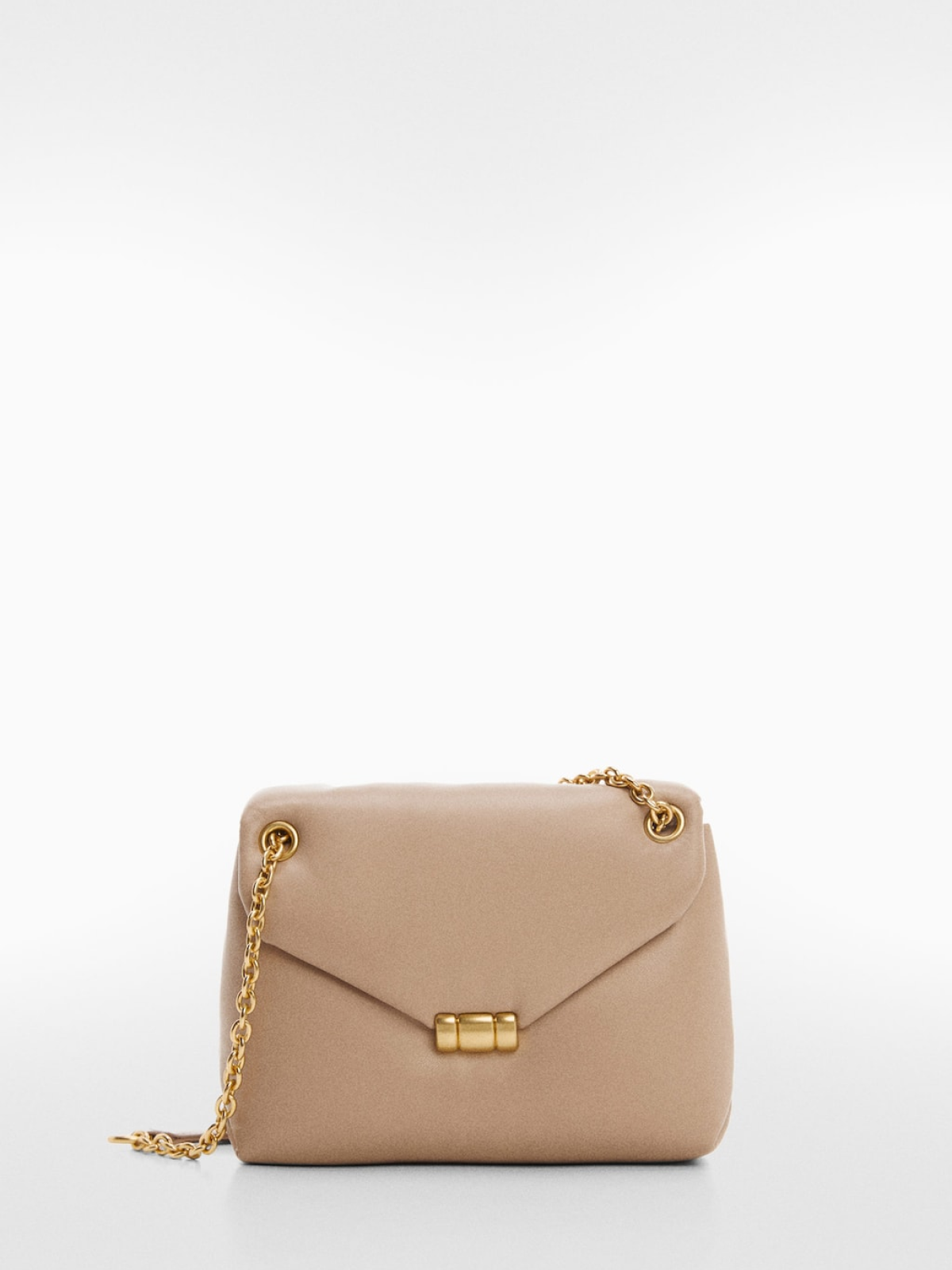 Quilted bag with flap