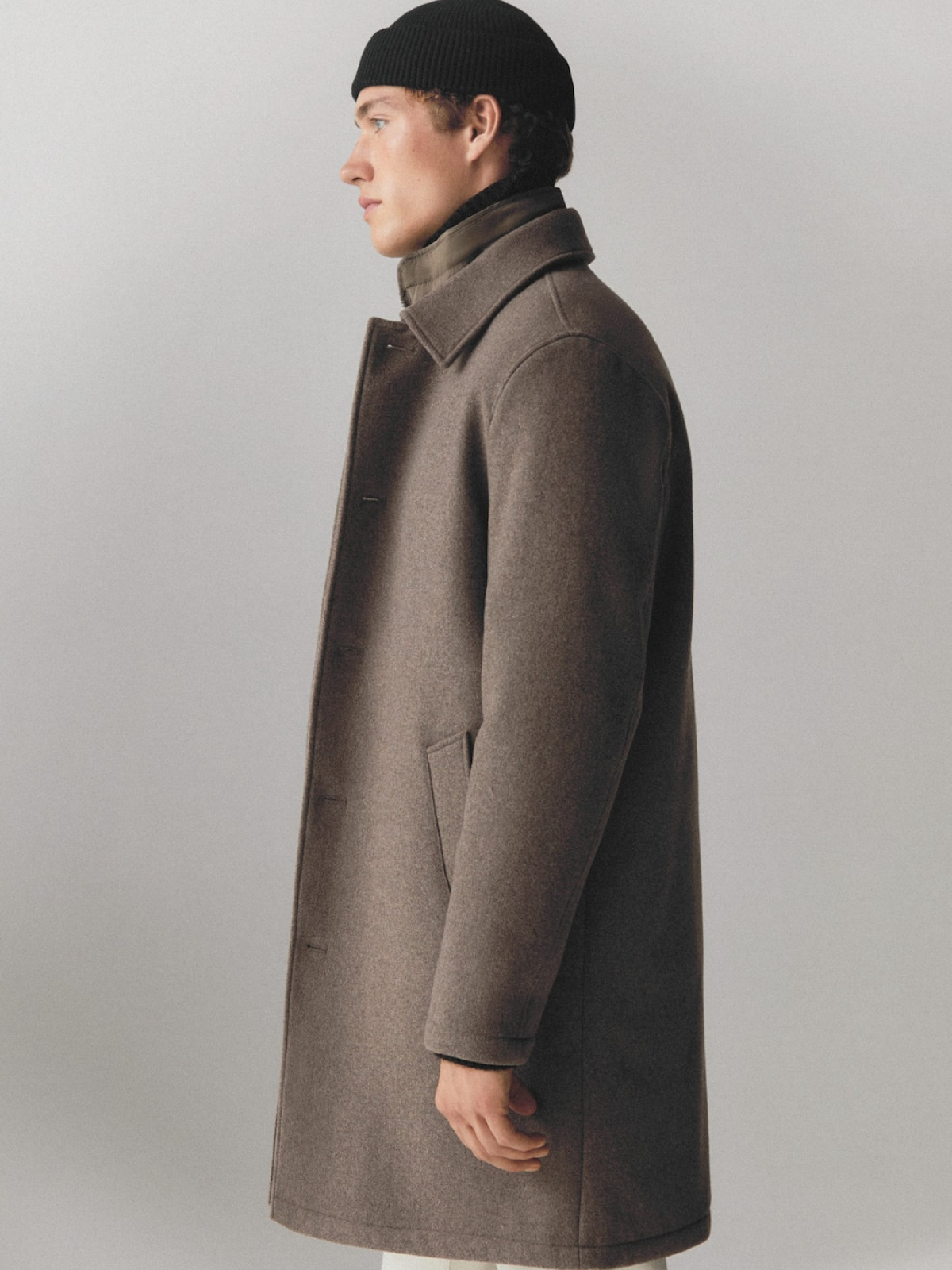 Thermoregulating wool coat
